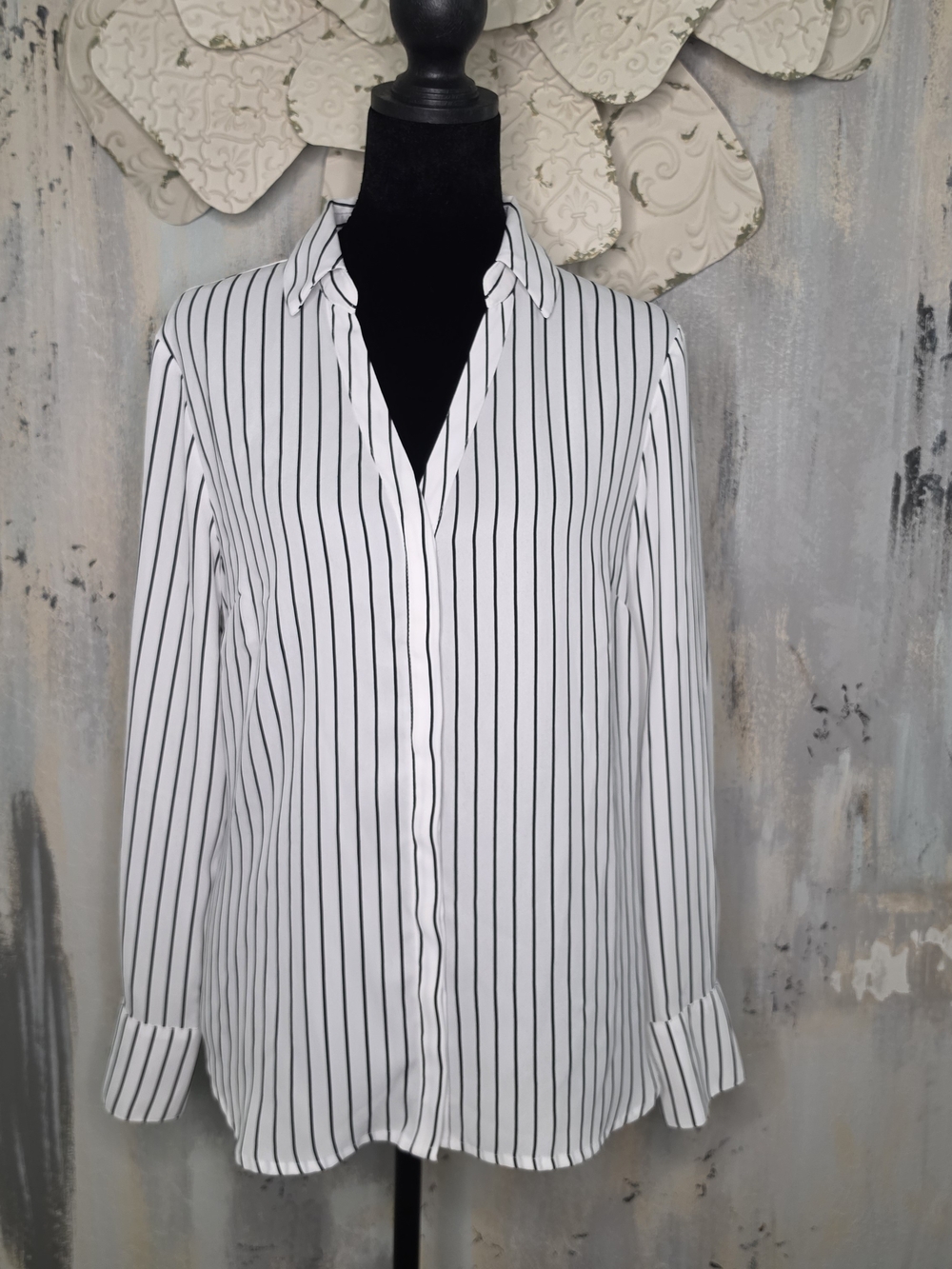 Worthington White Button-Down Shirt with Black Vertical Stripes Size PM
